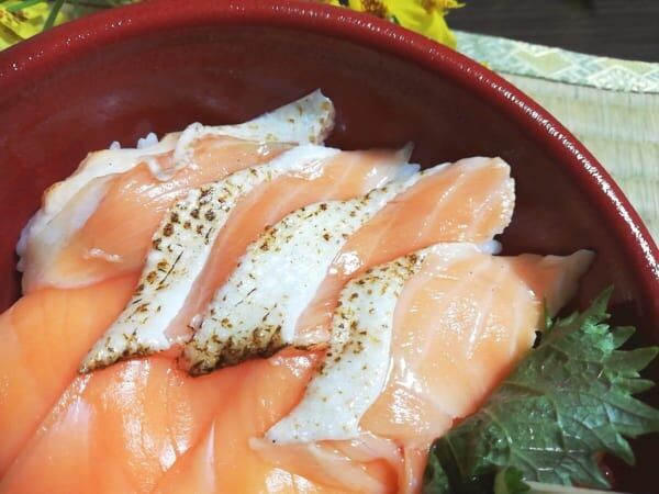 お値段なんと 円 はま寿司 寿司屋のサーモン丼がお家で食べれるってホント 年3月31日 ウーマンエキサイト 1 2