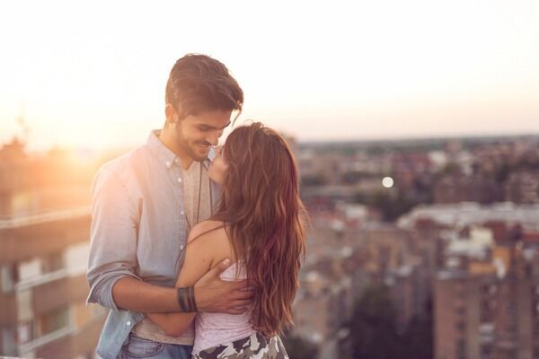 ベッドで続きしよ さりげなく誘う キス のやり方4つ 年6月15日 ウーマンエキサイト 1 2