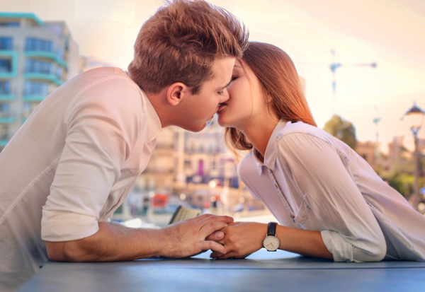 女性があなたの虜になる セクシーなキス の仕方とは 年10月10日 ウーマンエキサイト 1 2