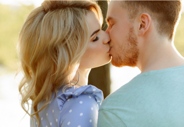 好きならこうする キスの仕方でわかる 彼の本気度テスト 2020年11月21日 ウーマンエキサイト 1 2