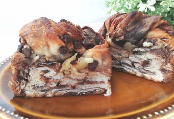 「両方美味すぎる！」GODIVA×パスコ【コラボパン】2品食べ比べ！