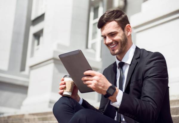 まだ話してたい…！男性が「本命にしかしないLINE」