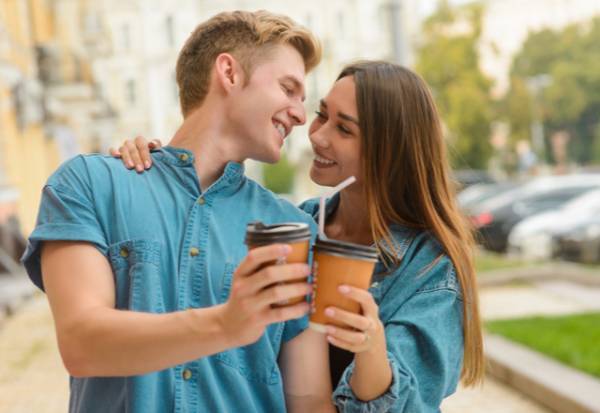 【男性必見】女性が「ベタ惚れ状態のとき」に言うセリフ