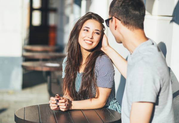 【男性必見】女性が「ベタ惚れ状態のとき」に言うセリフ