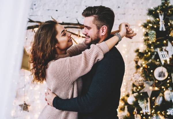 それ我慢できなくなるって…！男が虜になる「あざといハグ」とは