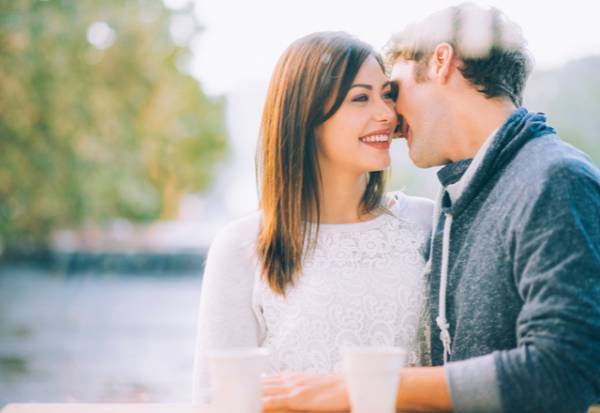 コレは喜ぶかも…？！女性が興奮する【激しめキス】とは？