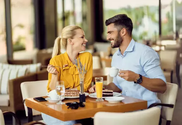 あなたが好き…！女性が好きな男性に見せてる「脈アリサイン」とは