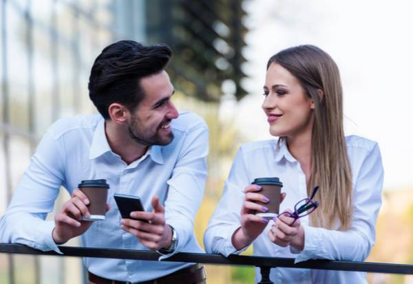 女性が「好きな人に振り向いてほしくて」してること4つ