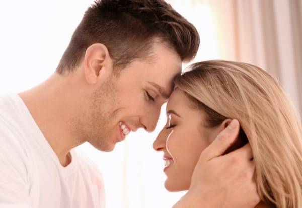 コレ最強です…！女性が舞い上がる「スキンシップ」4つ