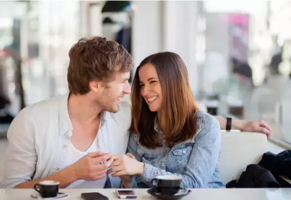 ラブラブタイム突入！？女性が「ムラついた時にする」4つの言動