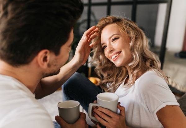 ラブラブタイム突入！？女性が「ムラついた時にする」4つの言動