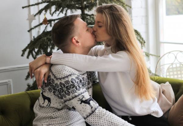 もうトロけちゃう…♡男が何度も求めてくる【大人のキス】とは