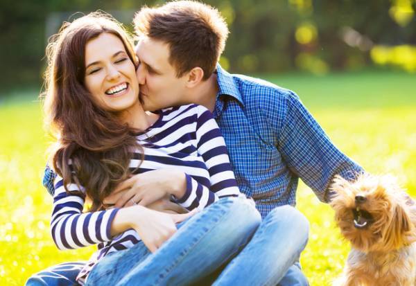 【男性必見！】女性がドキッとする「キス中の仕草」4選