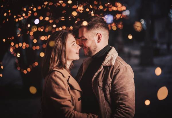 女性が「ギュッと抱きしめてほしい」と思う瞬間って？