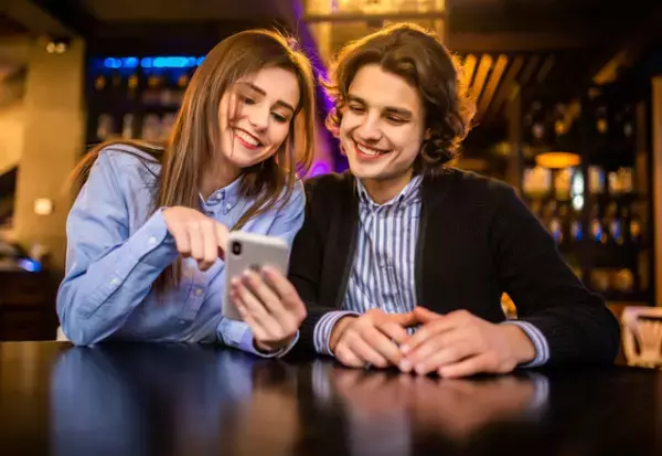 アレがポイント！女性が「ムラっとしちゃう瞬間」とは