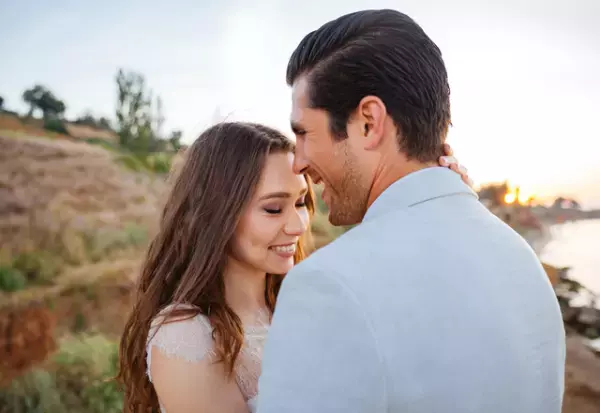 「ムラっとした女性」が無意識で見せる仕草って？