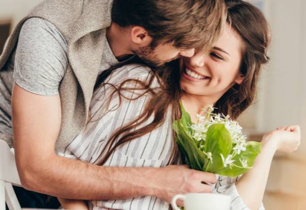 「もっとしたい…♡」と女性に言わせる【キスの仕方】4選