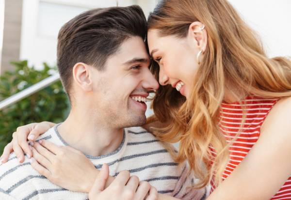 「スマートさに惚れた…♡」女性がキュンする紳士男性の共通点