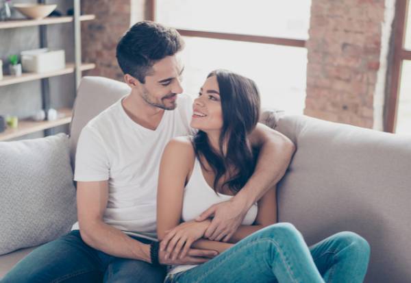 「返信待ち遠しい…！」女性をキュンとさせるLINEの送り方