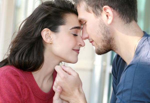 ずっと腕の中にいたい…彼女が「虜になるハグの仕方」とは