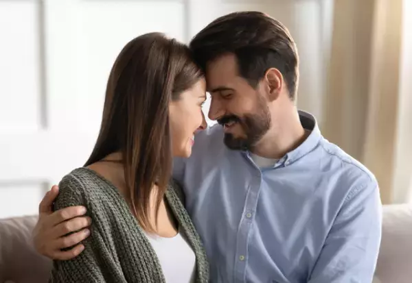 女性が「朝まで一緒にいたい時」のサインとは