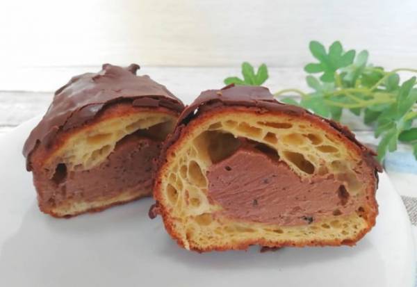 「このこだわりで130円？！」ローソン新作ふわサクチョコパンは予想外の美味しさ！