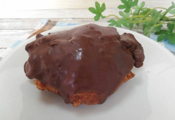 「このこだわりで130円？！」ローソン新作ふわサクチョコパンは予想外の美味しさ！