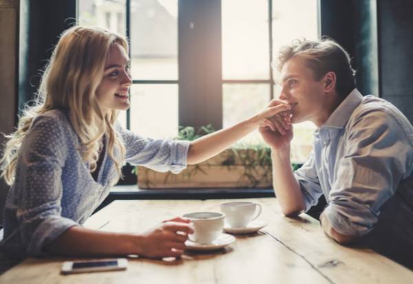 他の人にはしません！女性が「振り向いてほしい男に」してること4つ