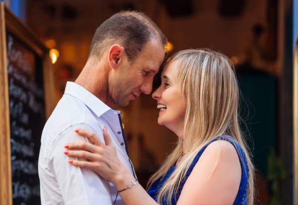 コレされたら最高！女性のドキドキが止まらない「ハグの仕方」4選