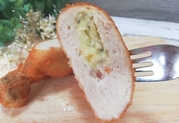 「異国の味が270円で楽しめる！」ミニストップのチキンキエフが話題沸騰中