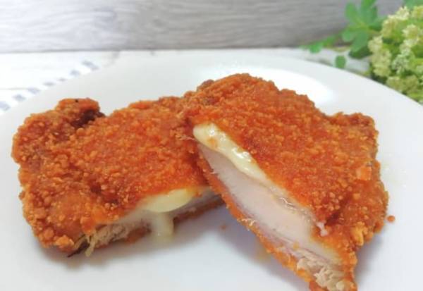 「数量限定？！」ファミマのクワトロチーズインファミチキが最高って噂！