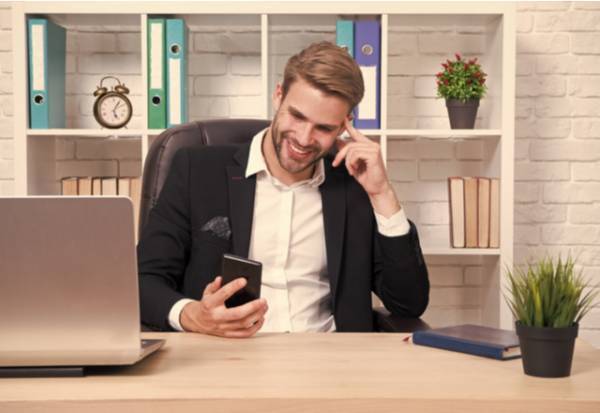 気持ちに気づいてくれたら嬉しい！男性が「本命に送るLINE」