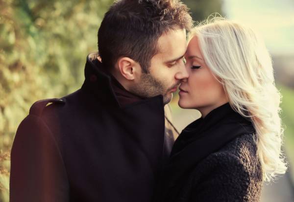 愛され彼女にはこうしてる！キスの仕方でわかる「彼の本気度テスト」