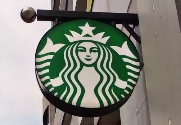 「可愛くて食べちゃうのがもったいない！」スタバの冬ドリンクはチェック済み？