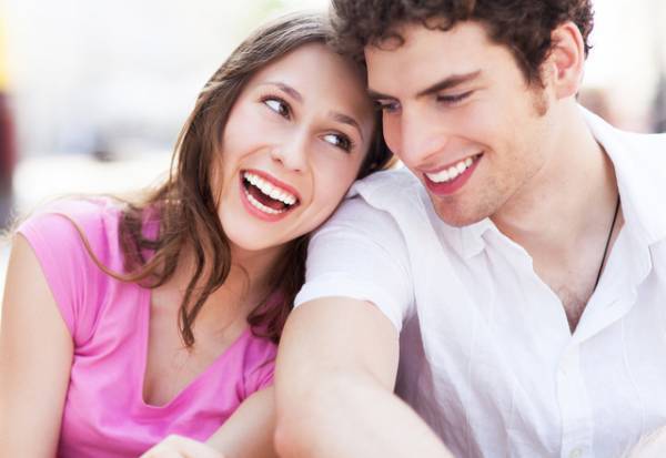 なんで気づかないの？！女性が見せる【脈アリ】サインって？