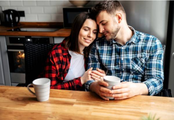 バレバレ？！女性が「好きな男性にだけ」しちゃうこと