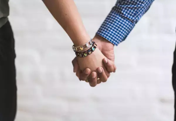 心が弱っているときの対応に救われた！＜魅力を感じるパートナーのエピソード＞