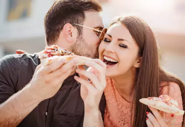 たくさん食べる姿にキュン！＜魅力を感じるパートナーのポイント2選＞