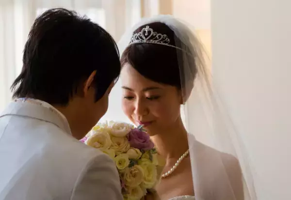 ダイヤモンドのティアラをレンタルしたけど自己満足だったかも…！結婚式の出費での後悔2選