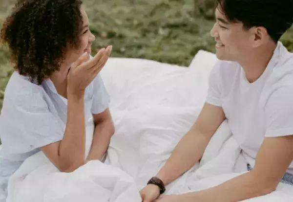 【パートナーの対応に感謝】寝相が悪い私に毎日健気に布団を被せてくれる…！