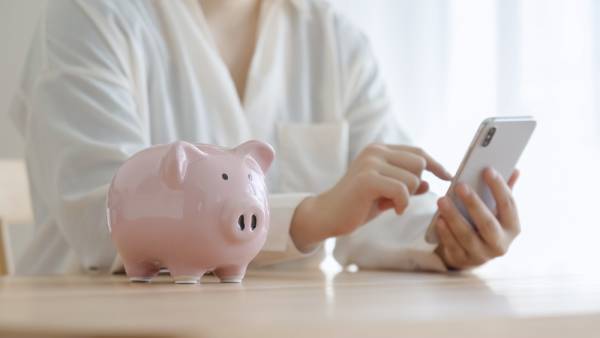 お酒を控えるだけで節約に！？【貯金のため“やめたこと”2選】