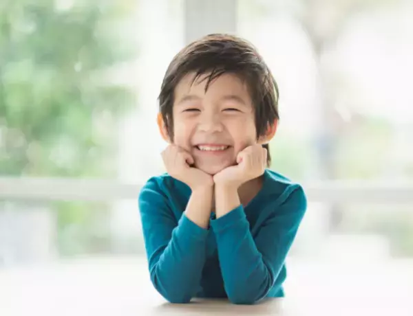 『えっ！？みんなどこにいるの？』オンラインミーティングで子どもが放ったひと言に→ほっこり続出！