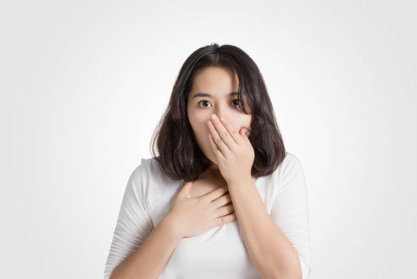 「スーッ」9ヶ月の我が子が寝ている寝室の引き戸が開いた！？暗闇から覗くその状況に衝撃！→読者「怖い」「ゾクっとくるあるあるネタ」