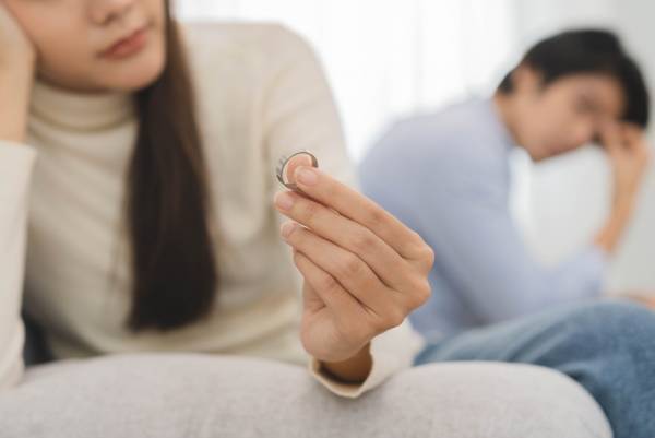 【ドン引き…】マッチングアプリの登録5つ以上？仕事と嘘をつき浮気をしていた彼