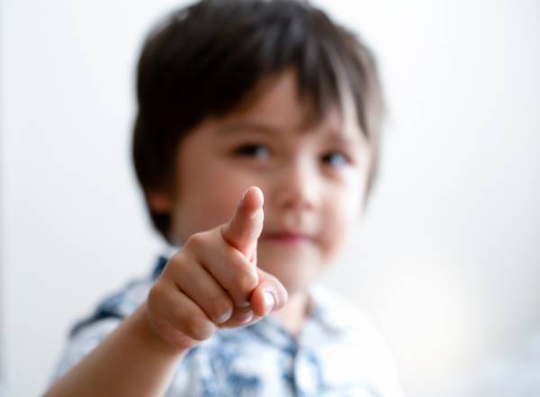 ベランダに洗濯物を取り込みに行くと…→2歳の子どもの”衝撃的な行動”により、まさかの警察沙汰に！？