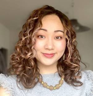 「クセ毛は自分にしかない個性！」中学からかけ続けた縮毛矯正をやめて“クセ毛の魅力”を発信する深いワケ