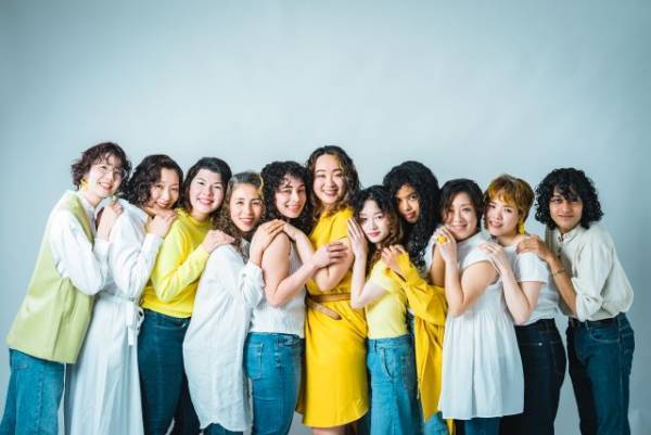 「クセ毛は自分にしかない個性！」中学からかけ続けた縮毛矯正をやめて“クセ毛の魅力”を発信する深いワケ