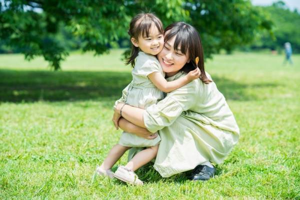 幼い子ども二人と外出するも…→忘れ物をしてしまった！？長女がかけてくれた“思いがけない言葉”とは