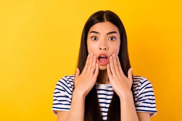 【店でケーキを作っていると】ガラス越しに手を振ってきた女の子。すると…→予想外の行動を！