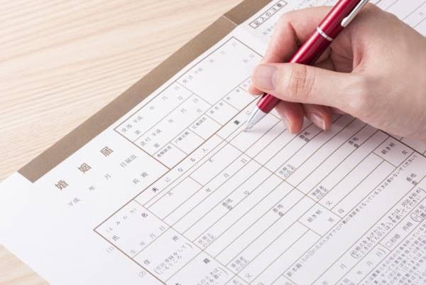 婚姻届を提出する直前「本当に私でいいの？」すると…→夫の“ロマンチックな模範解答”に胸キュン！？